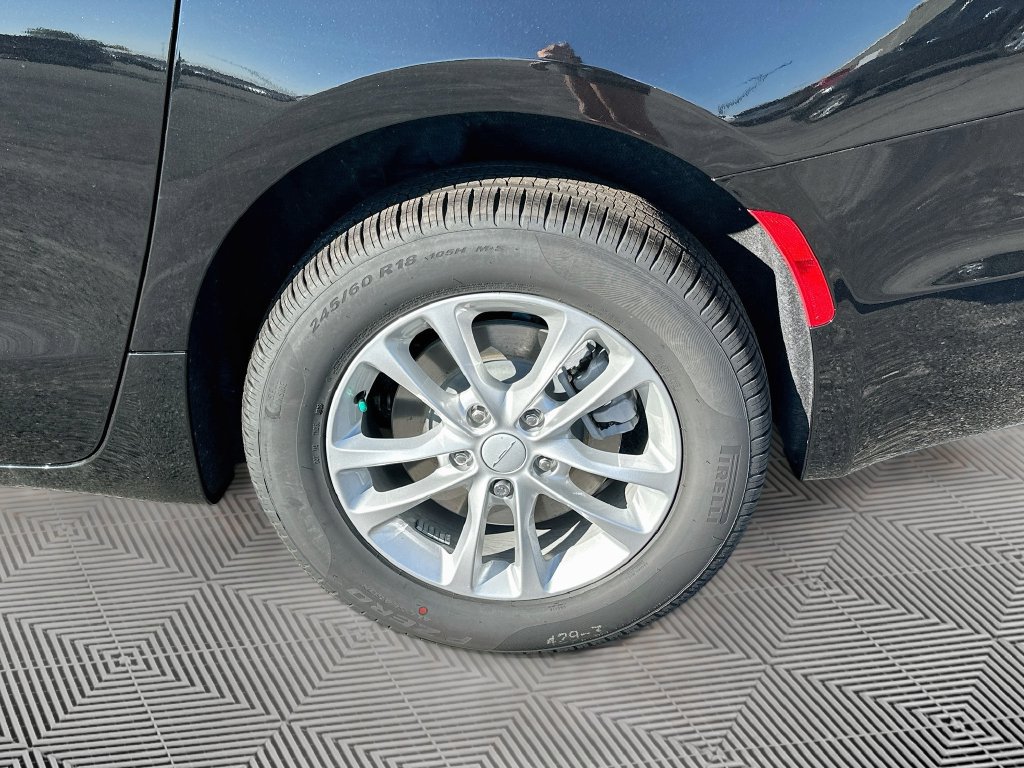 New 2027 Chrysler Pacifica Select AWD/4WD image 38