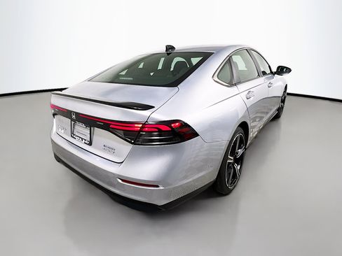 Used 2024 Honda Accord Sport image 4