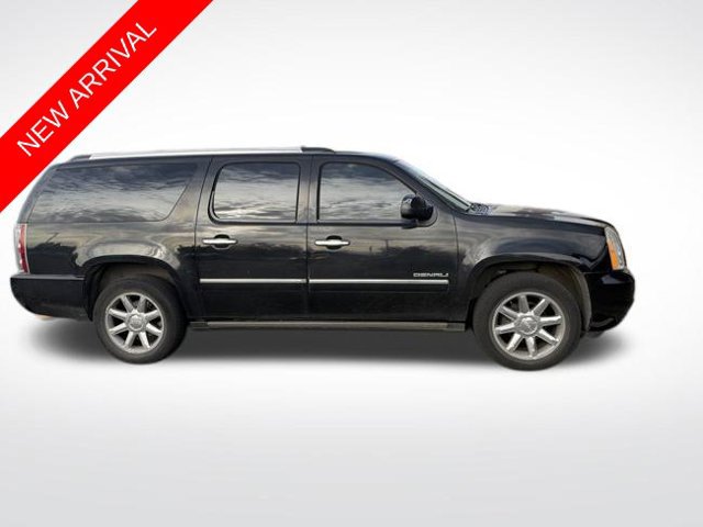 Used 2013 GMC Yukon XL Denali RWD image 1