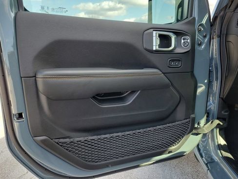 New 2026 Jeep Gladiator Sport AWD/4WD image 17