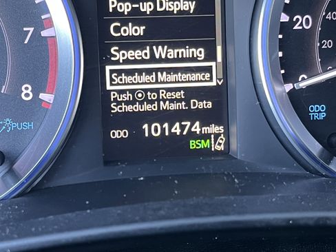 Used 2019 Toyota Highlander XLE image 27