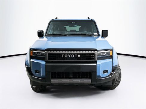 Used 2025 Toyota Land Cruiser image 5