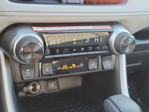 New 2025 Toyota RAV4 XLE image 30