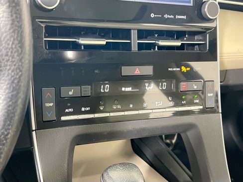 Used 2019 Toyota Avalon XLE image 15