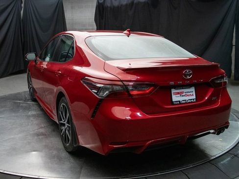 Used 2022 Toyota Camry SE image 10