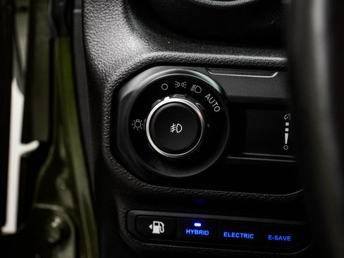 Used 2023 Jeep Wrangler Unlimited Sahara w/ Cold Weather Group image 33