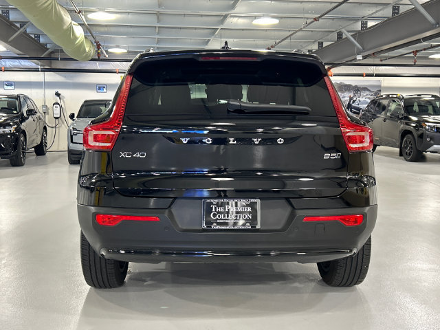 Used 2023 Volvo XC40 B5 Plus w/ Climate Package AWD/4WD image 3