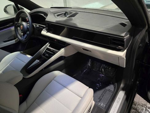 New 2025 Porsche Macan 4S Electric image 14