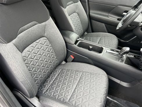 New 2026 Nissan Kicks SV image 11