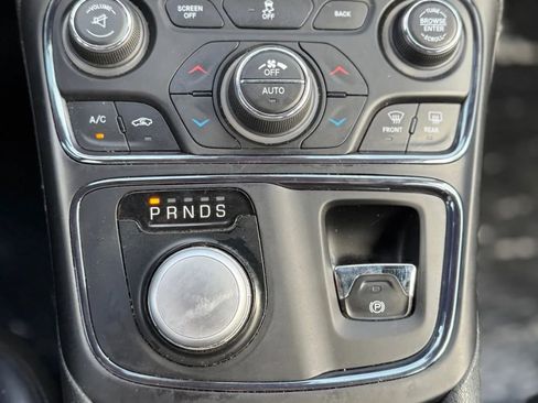 Used 2015 Chrysler 200 S w/ Navigation & Sound Group I FWD image 30