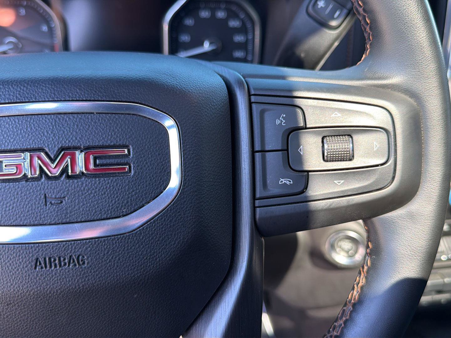 Used 2023 GMC Sierra 2500 AT4 w/ AT4 Premium Plus Package AWD/4WD image 23