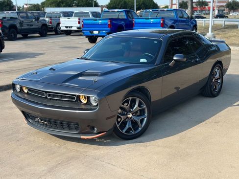 Used 2015 Dodge Challenger SXT Plus w/ Premium Sound Group image 18