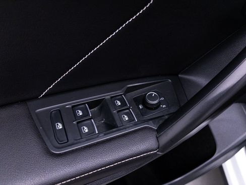 Used 2022 Volkswagen Tiguan SE R-Line FWD image 18
