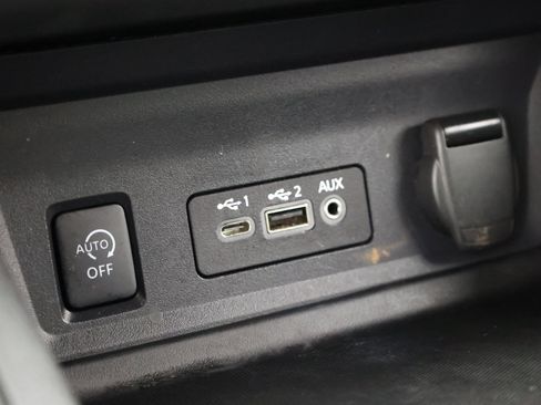 Used 2025 Nissan Sentra SV FWD image 26