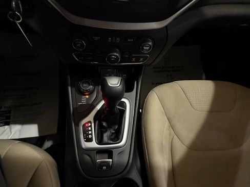 Used 2015 Jeep Cherokee Latitude w/ Trailer Tow Group image 19