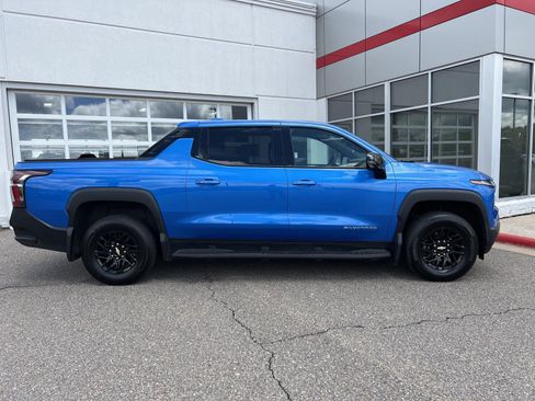 Used 2025 Chevrolet Silverado EV LT AWD/4WD image 20