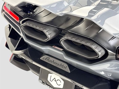 Used 2025 Lamborghini Revuelto AWD/4WD image 36