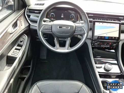 Used 2022 Jeep Grand Cherokee Limited image 2