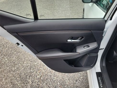 Used 2023 Nissan Sentra SR w/ SR Premium Package image 27