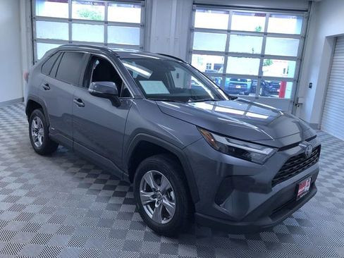 Used 2025 Toyota RAV4 XLE AWD/4WD image 35