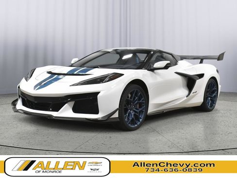 Used 2025 Chevrolet Corvette ZR1 w/ ZR1 Carbon Fiber Aero Package RWD image 1