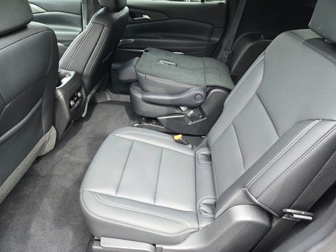 Used 2026 Chevrolet Traverse LT AWD/4WD image 16