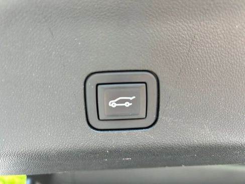 Used 2023 Cadillac Escalade Premium Luxury RWD image 47