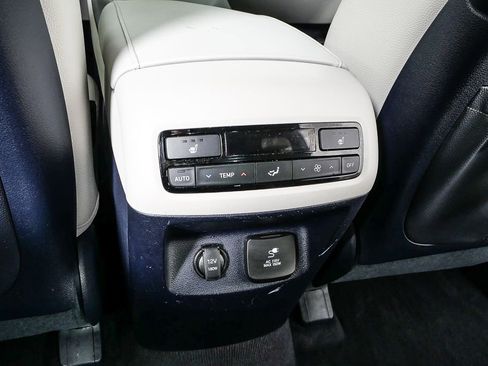 Used 2021 Hyundai Palisade SEL w/ Premium Package image 21