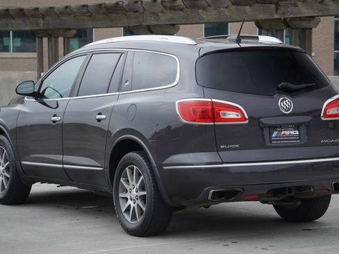Used 2017 Buick Enclave Convenience image 2