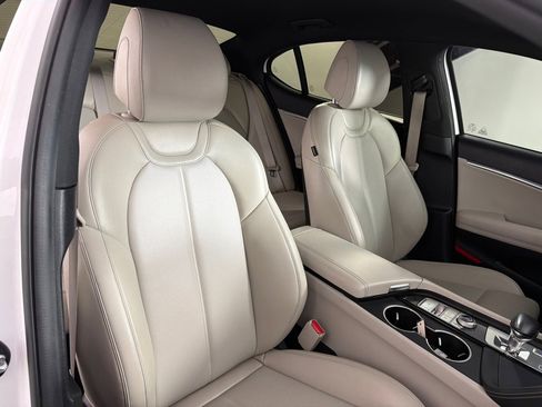 Used 2022 Genesis G70 2.0T RWD image 24