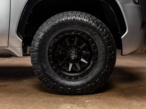 Used 2024 Toyota Sequoia Platinum image 12