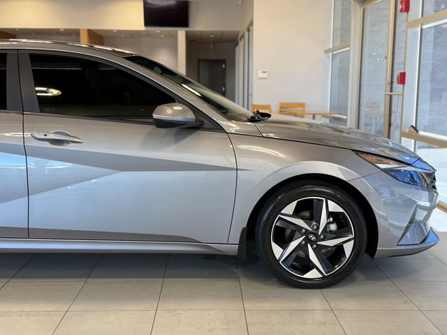 Used 2023 Hyundai Elantra SEL w/ Convenience Package FWD image 16
