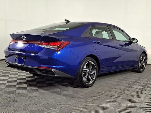 Used 2023 Hyundai Elantra SEL w/ Convenience Package FWD image 9