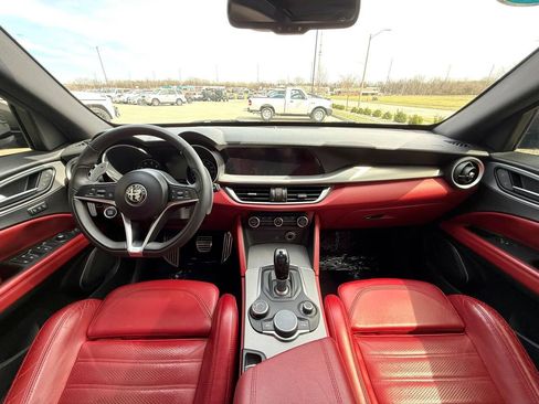 Used 2019 Alfa Romeo Stelvio Ti Sport w/ Quick Order Package 22S Sport AWD/4WD image 15