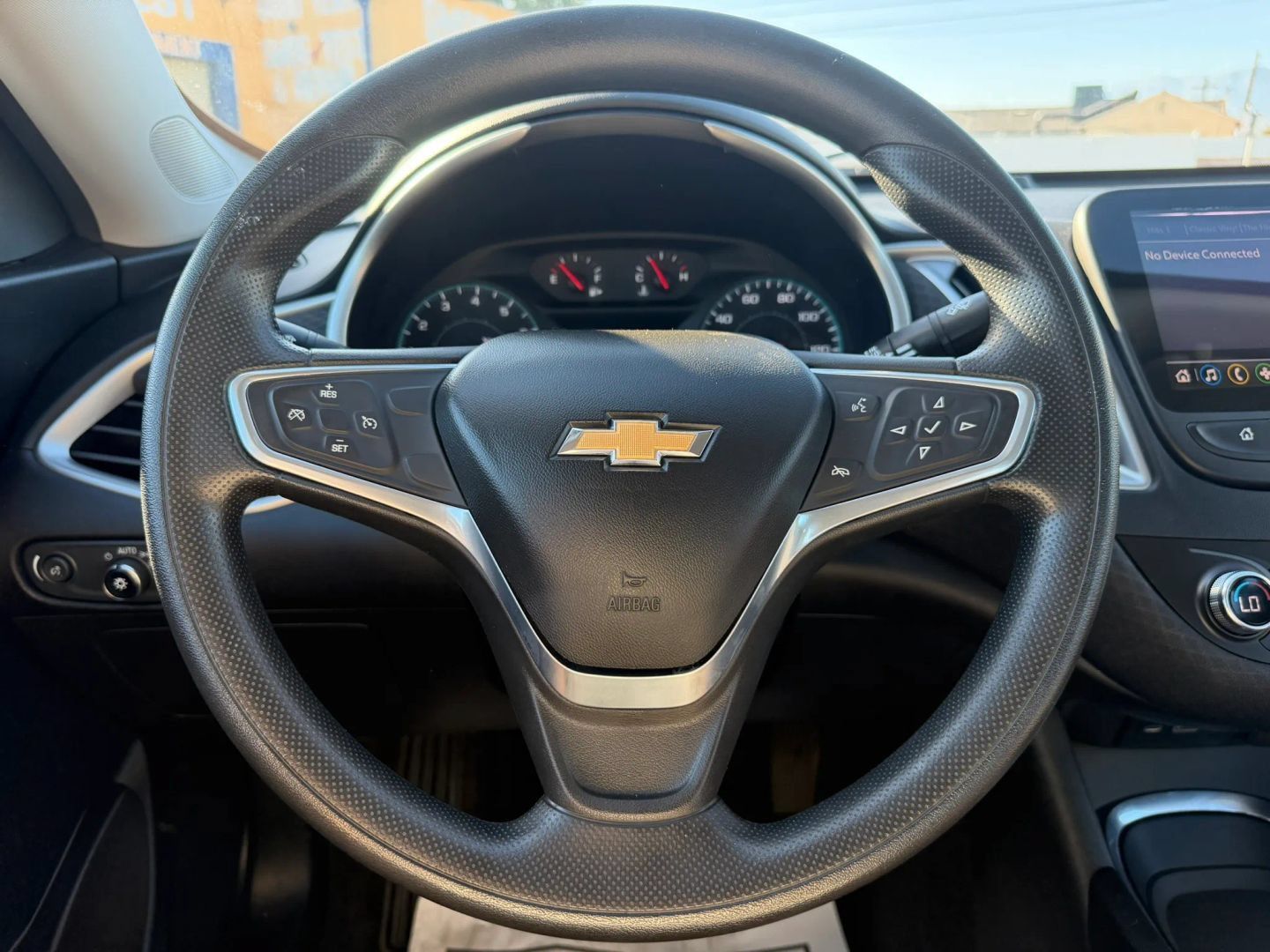 Used 2022 Chevrolet Malibu LT FWD image 21