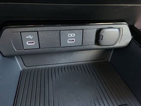 New 2026 Toyota Prius Plug-In Hybrid FWD image 27