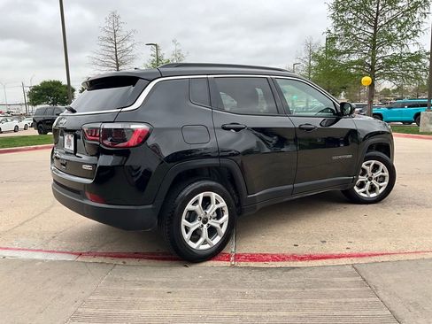 Used 2025 Jeep Compass Latitude image 6