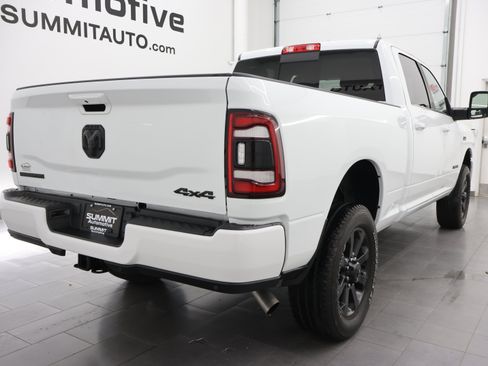 Used 2024 RAM 2500 Big Horn w/ Night Edition AWD/4WD image 4