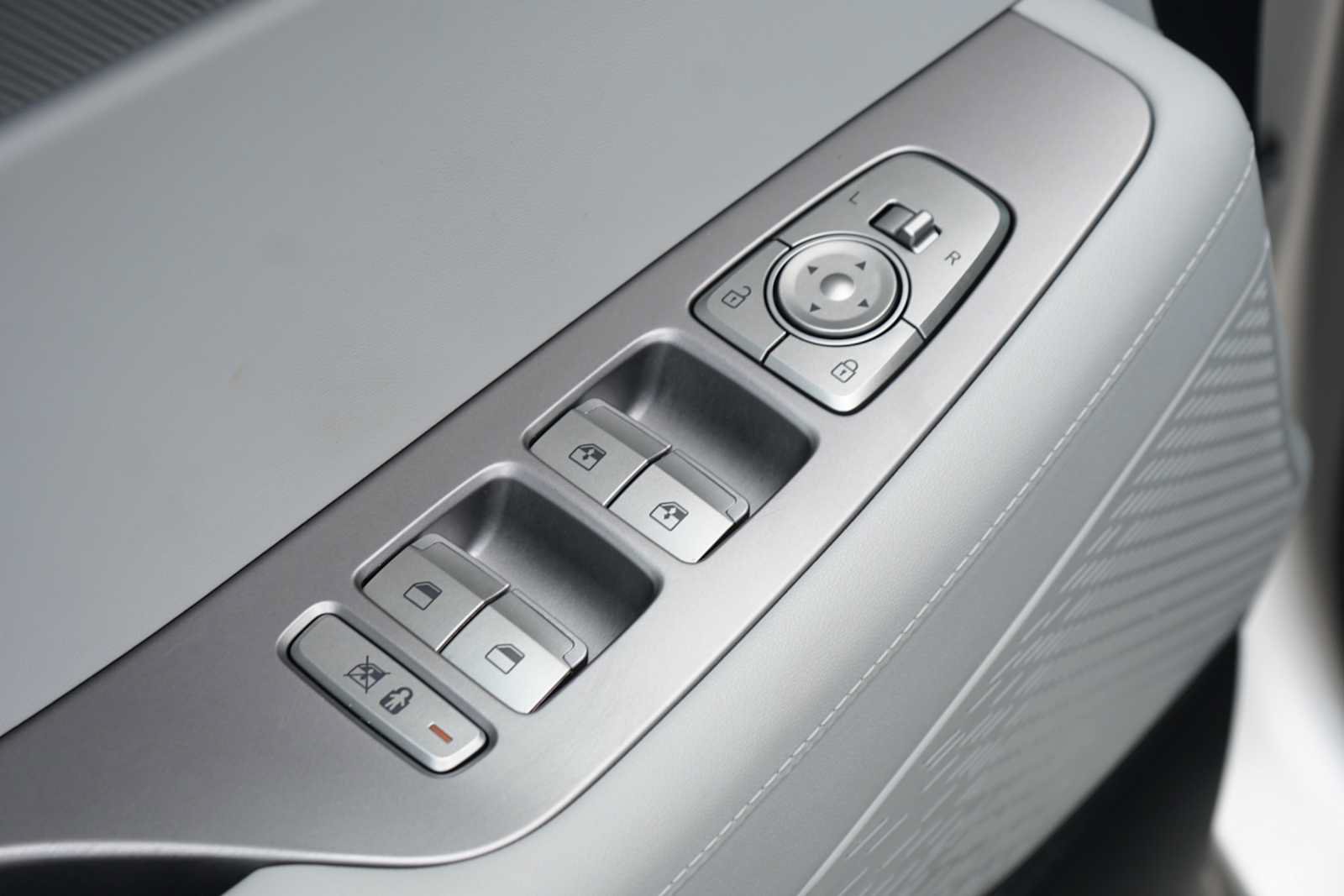 Used 2025 Hyundai Palisade SEL FWD image 17