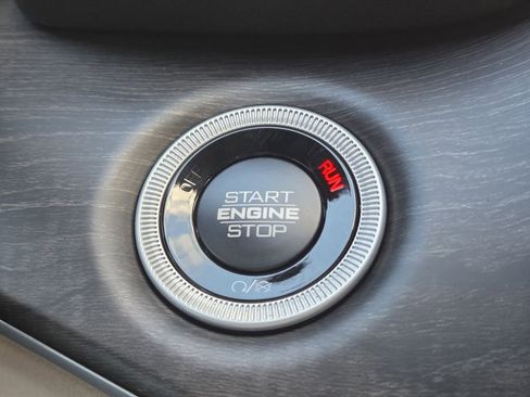 New 2025 Jeep Grand Cherokee Limited image 31