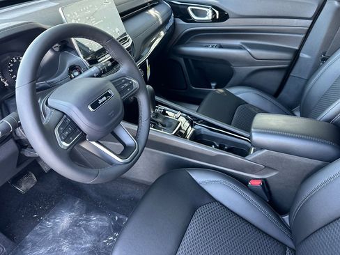 New 2026 Jeep Compass Latitude image 7