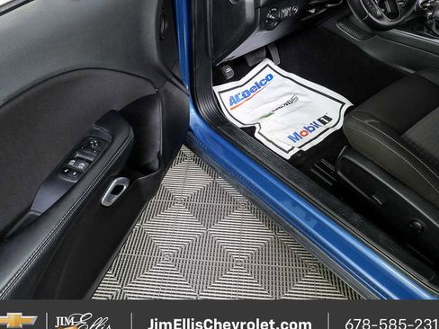 Used 2022 Dodge Challenger SXT image 7