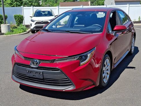Used 2025 Toyota Corolla LE FWD image 3