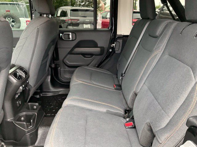 Used 2025 Jeep Wrangler Unlimited Sahara w/ Safety Group AWD/4WD image 14