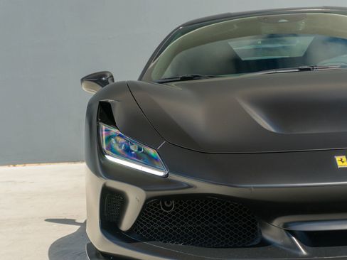 Used 2021 Ferrari F8 Tributo image 28