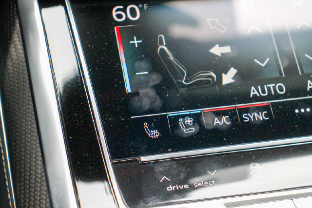 New 2026 Audi SQ7 Prestige AWD/4WD image 17
