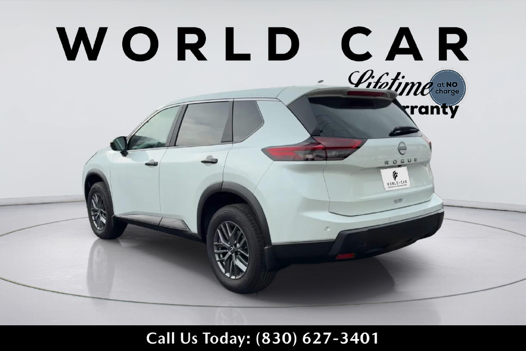 Used 2025 Nissan Rogue S FWD image 5