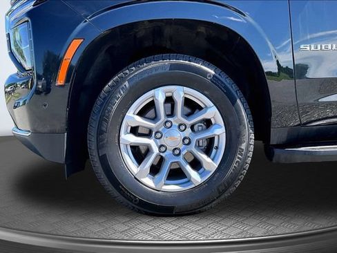 Used 2025 Chevrolet Suburban LT AWD/4WD image 31