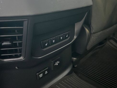 Used 2023 Toyota Tundra Platinum image 18