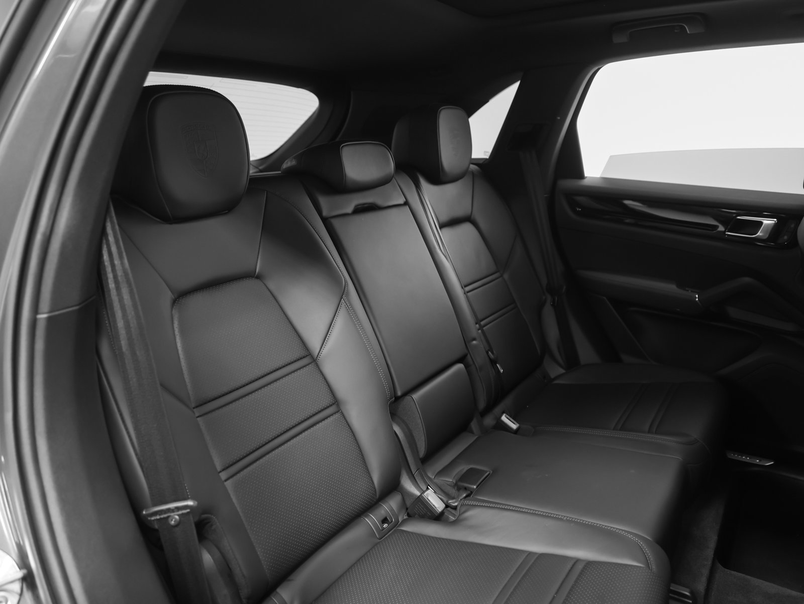 Certified 2023 Porsche Cayenne AWD/4WD image 21